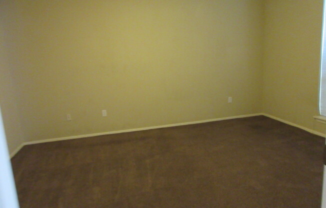 2 beds, 2 baths, $1,600