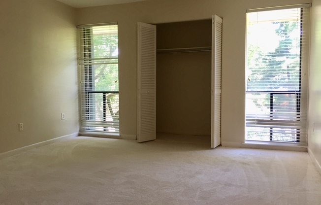 An Efficiency Apartment on the Third Floor of the Americana Finnmark in Silver Spring RIGHT NEXT TO FOREST GLEN METRO