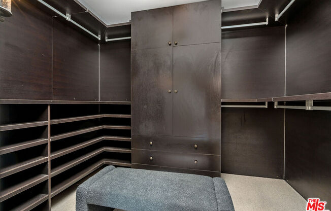 1 bed, 2 baths, 1,400 sqft, $5,500, Unit 10L