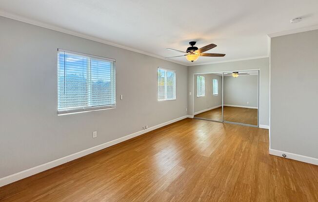 Great 3B/2BA Home in Spring Valley!