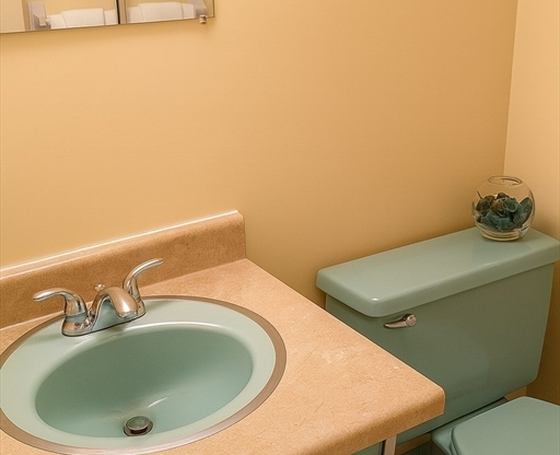 Studio, 1 bath, 350 sqft, $1,880, Unit 738