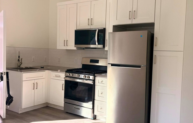 $500 Move-In Special! | Private Studio Home in Lake Balboa