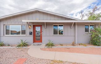 Charming Contemporary 3-Bed, 2-Bath Home in Tempe