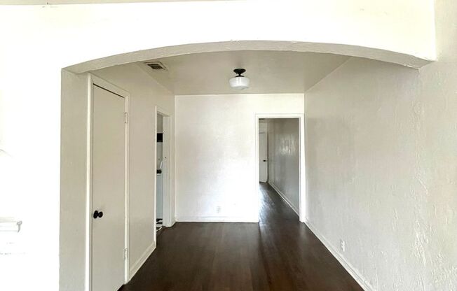 2 beds, 1 bath, 800 sqft, $1,475, Unit 217