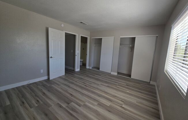 2 beds, 2 baths, 875 sqft, $1,455.5, Unit 5