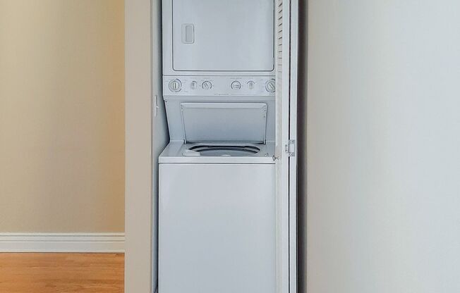 1 bed, 1 bath, 783 sqft, $2,350, Unit 4867-2E