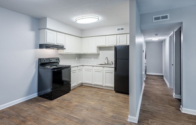 1 bed, 1 bath, 800 sqft, $899