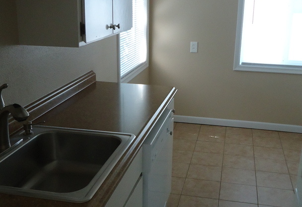 3930-3950 SE Francis