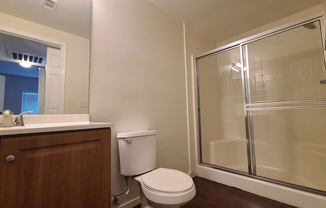 2 beds, 2 baths, $1,300, Unit # 180
