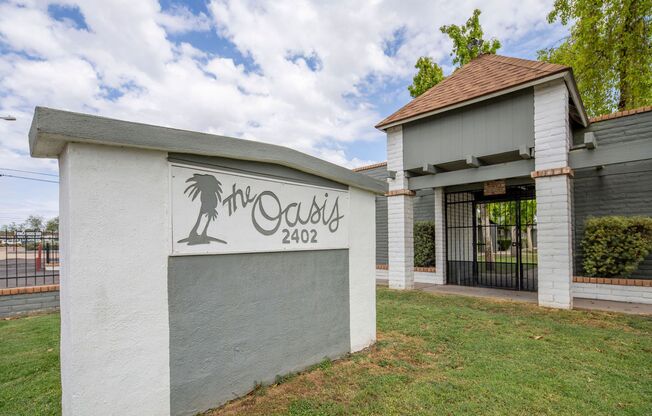 Free first months rent! Beautiful Two Bedroom Ready for Move in! Oasis 33 Apartments.