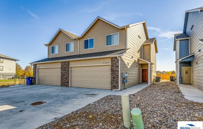 Newer 4 bedroom, 2.5 bath duplex NE Wichita