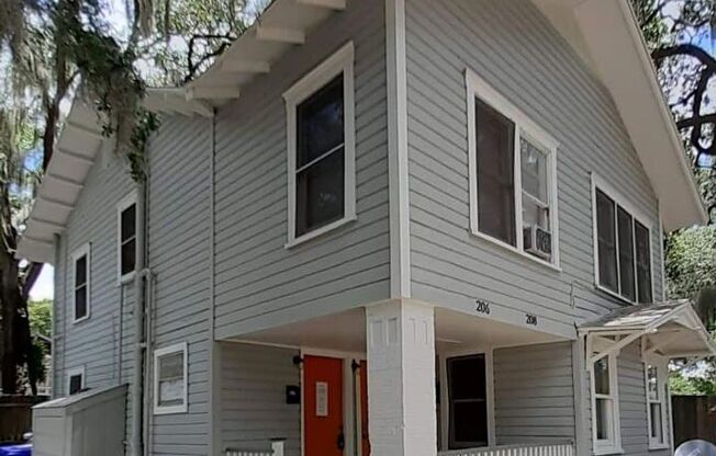 2 bedroom/1 bath in Lakeland Historic District for RENT