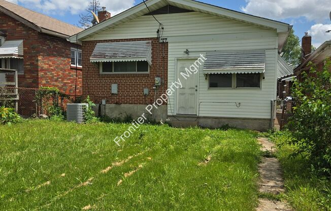 Available NOW! Beautiful/Unique 2 bed 1 bath Single Family Home for Rent!!