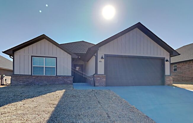 Beautiful 4 Bed 2 Bath Home in Shawnee