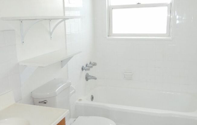 4733-35 Oregon St