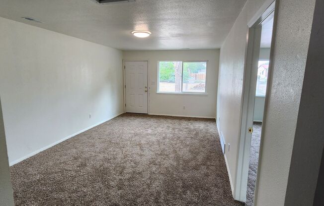 2 beds, 1 bath, $1,050