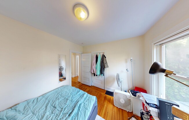1 WOODSTOCK AVE