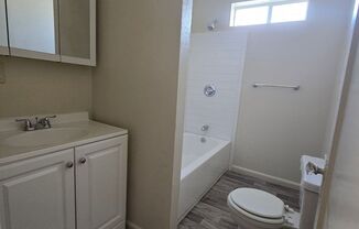 2 beds, 1 bath, $1,250