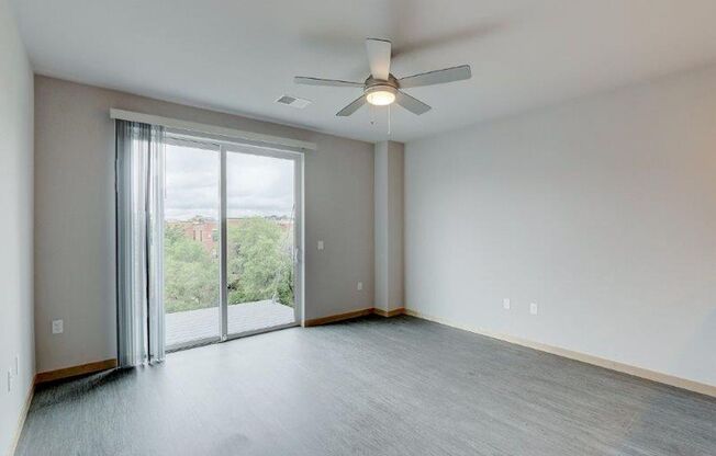 1 bed, 1 bath, 592 sqft, $1,725, Unit 518