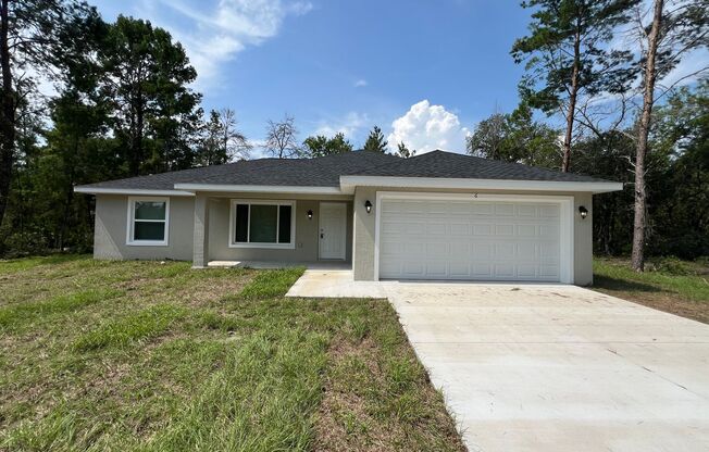 Discover Your Serene Sanctuary: Elegant Living Awaits at 3BD/2BA-  6 Malauka in Silver Spring Shores!