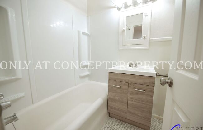 1 bed, 1 bath, 500 sqft, $1,049, Unit 15 - R