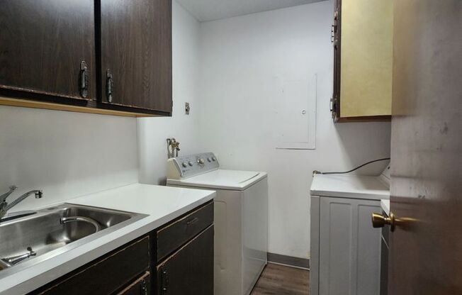 2 beds, 1.5 baths, $1,325, Unit 7