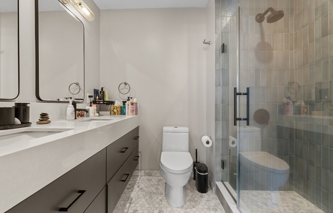 2 beds, 2 baths, 930 sqft, $4,400, Unit 402