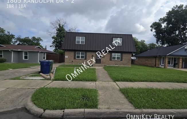 1805 RANDOLPH DR