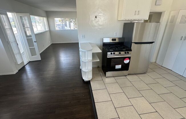 2 beds, 1 bath, $2,550, Unit 8501