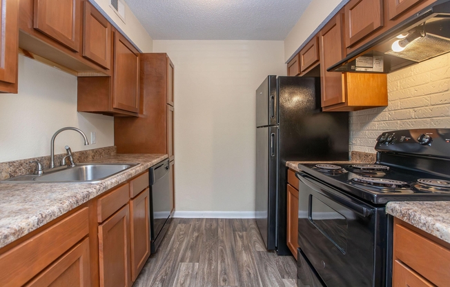 2 beds, 1 bath, 715 sqft, $918