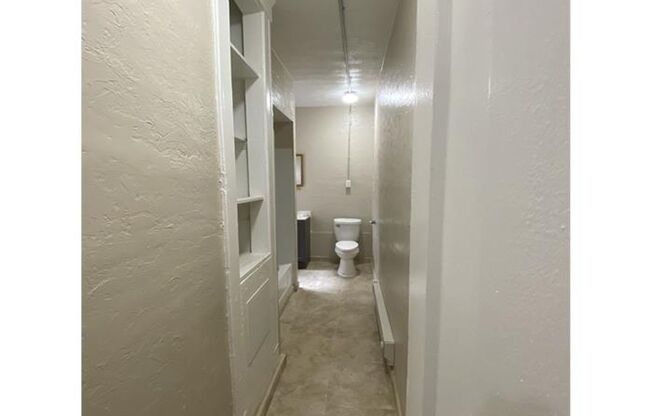 2 beds, 1 bath, $785, Unit Unit 30