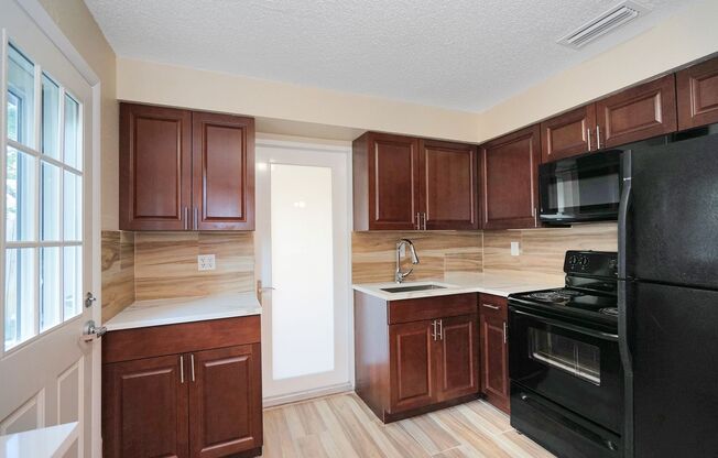 2716 - YEAA Duplex