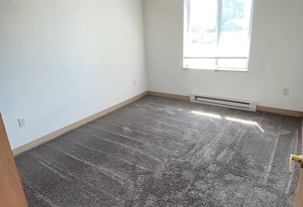 3 beds, 2 baths, 1,200 sqft, $1,425, Unit TE218X-247