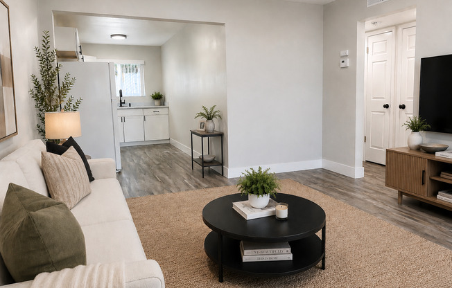 2 beds, 1 bath, 800 sqft, $1,275, Unit 139-H