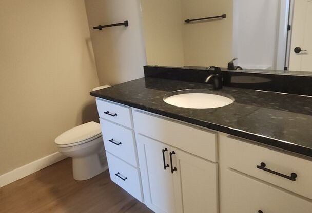 1 bed, 1 bath, 780 sqft, $1,395, Unit 880-209
