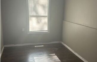 3 beds, 1 bath, $1,000