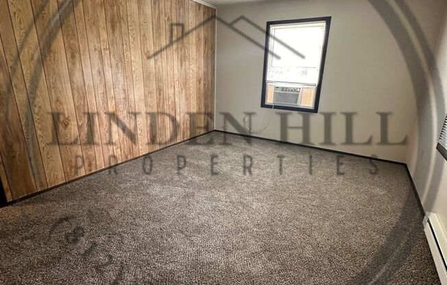 2 beds, 1 bath, 820 sqft, $875, Unit Apt A