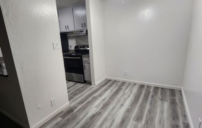 1 bed, 1 bath, 750 sqft, $1,450, Unit 14