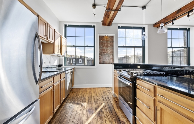 881 E 1 ST