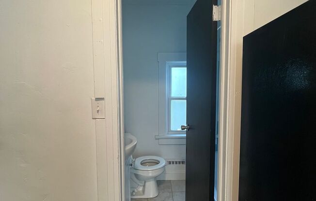 Studio, 1 bath, 450 sqft, $642, Unit Unit 3