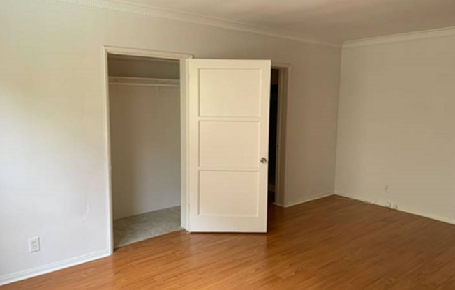 Studio, 1 bath, $1,965, Unit 112