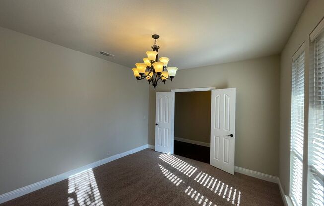 Fantastic 4 Bedroom, 3.5 Full Bath House Located in SW Ft. Worth.