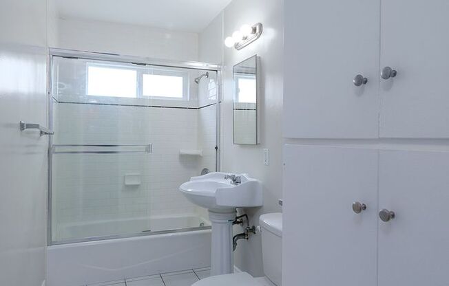 Studio, 1 bath, 444 sqft, $1,495, Unit 04