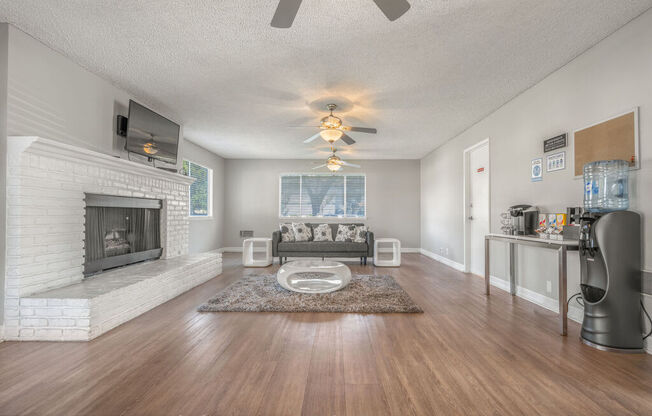 Welcome to Ocean Villas Apartments in Oxnard, CA