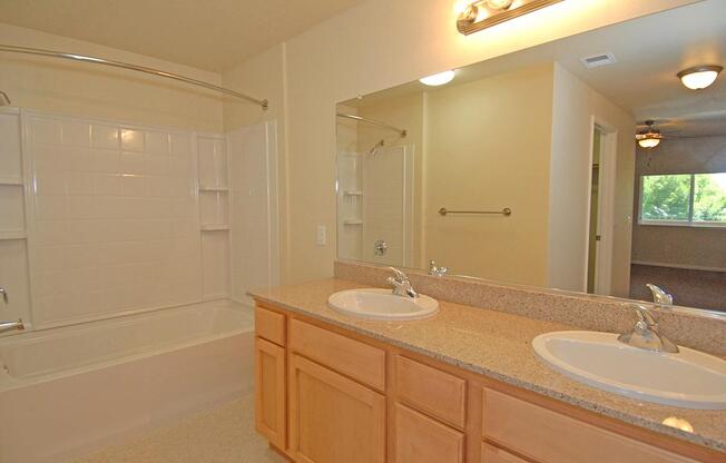 Villa Siena Apartments provides double sinks in the 3 bedroom 2 bathroom floor plan