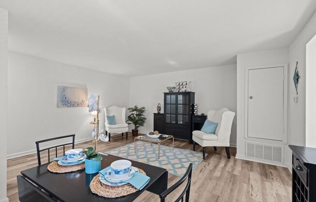 1 bed, 1 bath, 595 sqft, $1,100, Unit #126