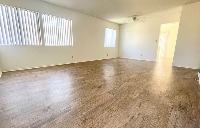 Spacious Single Level Upstairs Apartment!