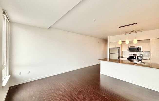 1 bed, 1 bath, 683 sqft, $2,050, Unit 210