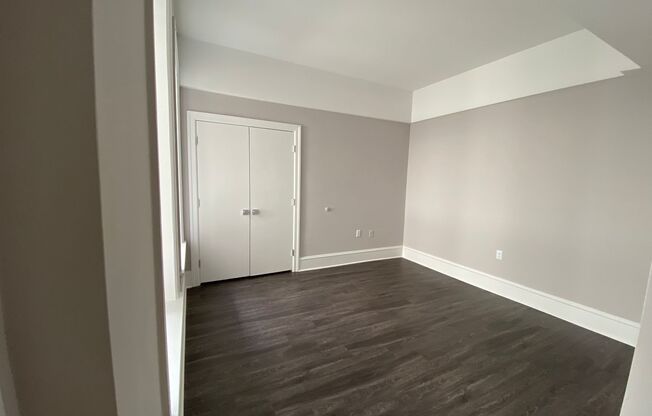 1 bed, 1 bath, 555 sqft, $1,458, Unit 206