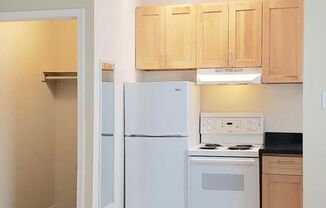 Studio, 1 bath, $1,700, Unit 305